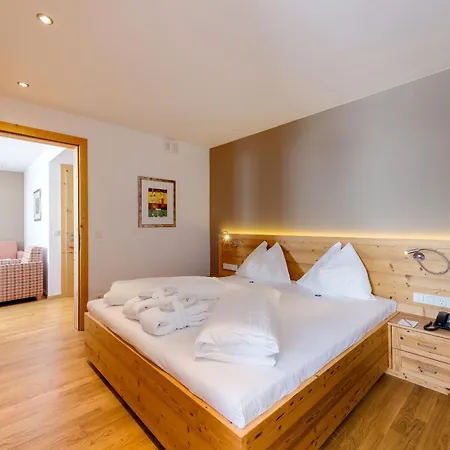 Hotel Robinson Alpenrose 4*